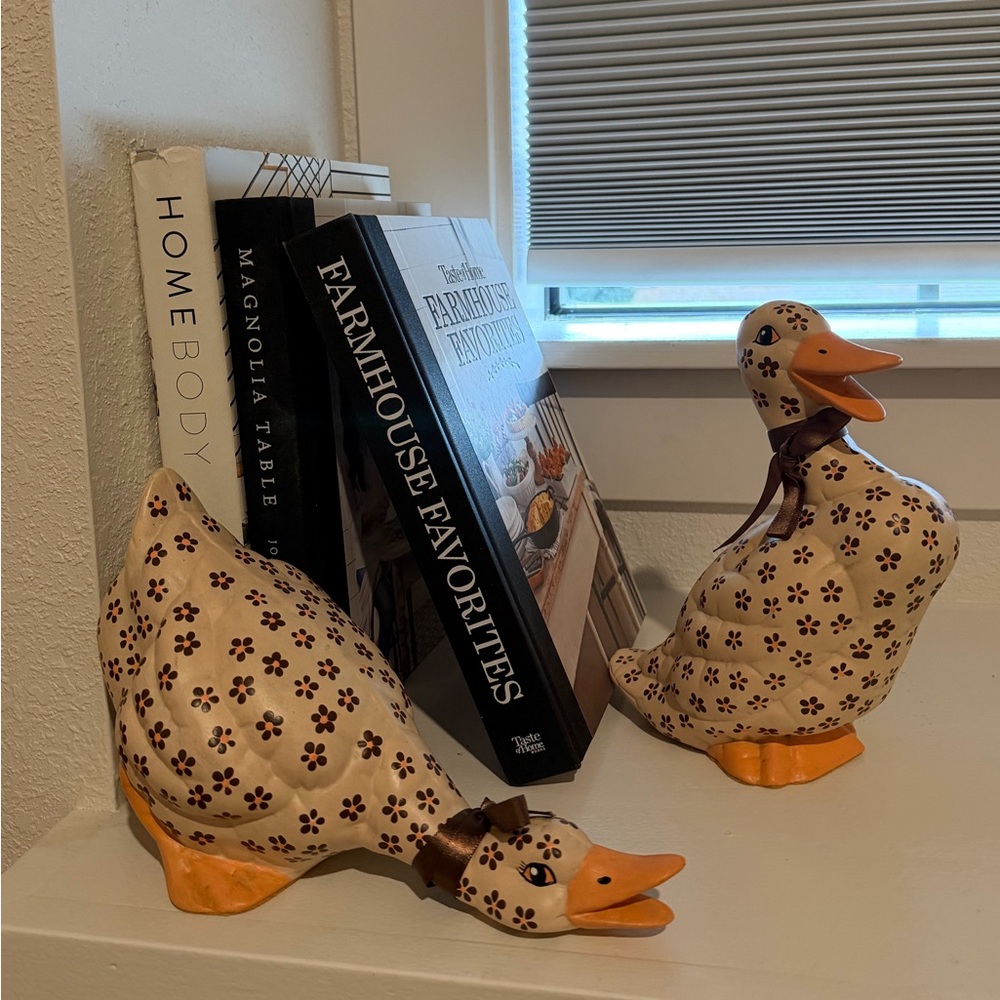 Vintage Ceramic Duck Figurines – Set of 2